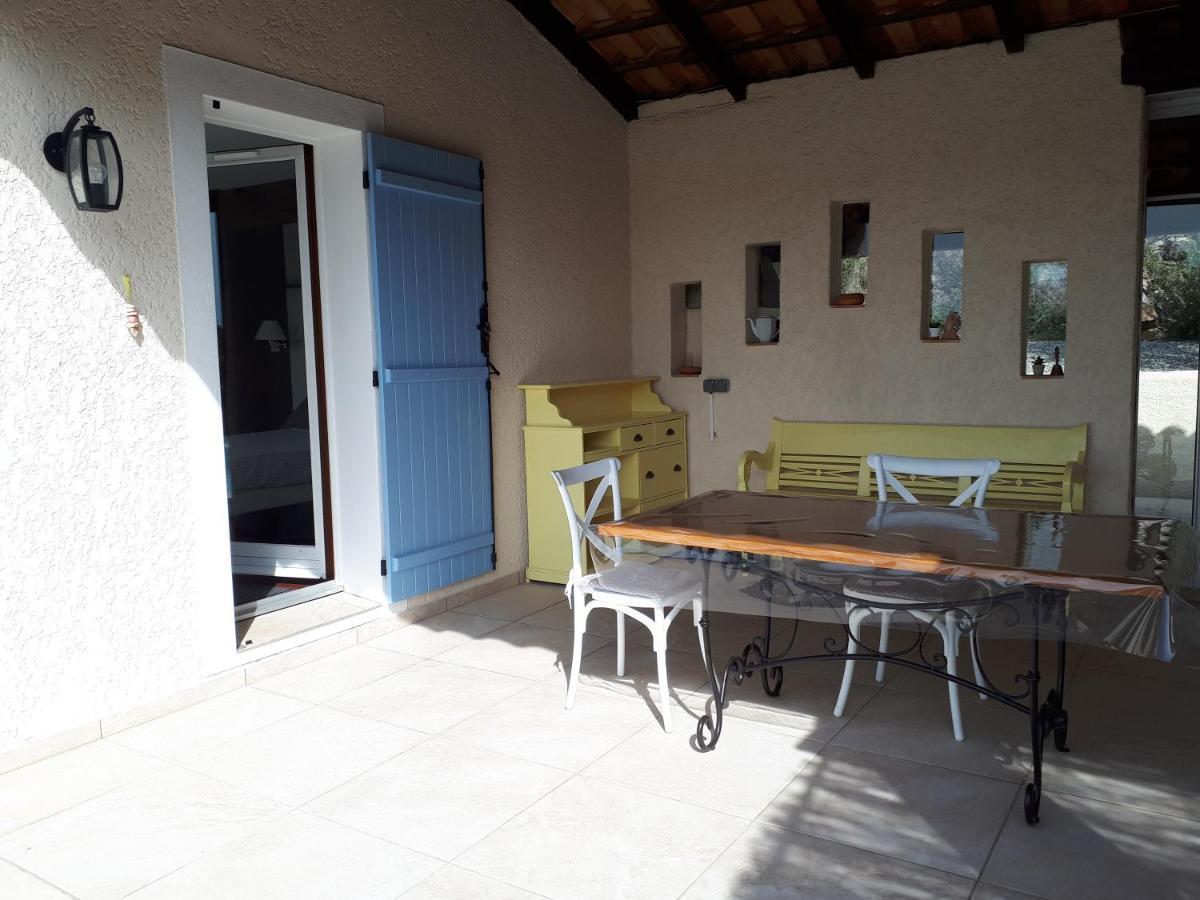 L'Oustaou De L'Estama Bed and Breakfast Rocbaron Exterior foto