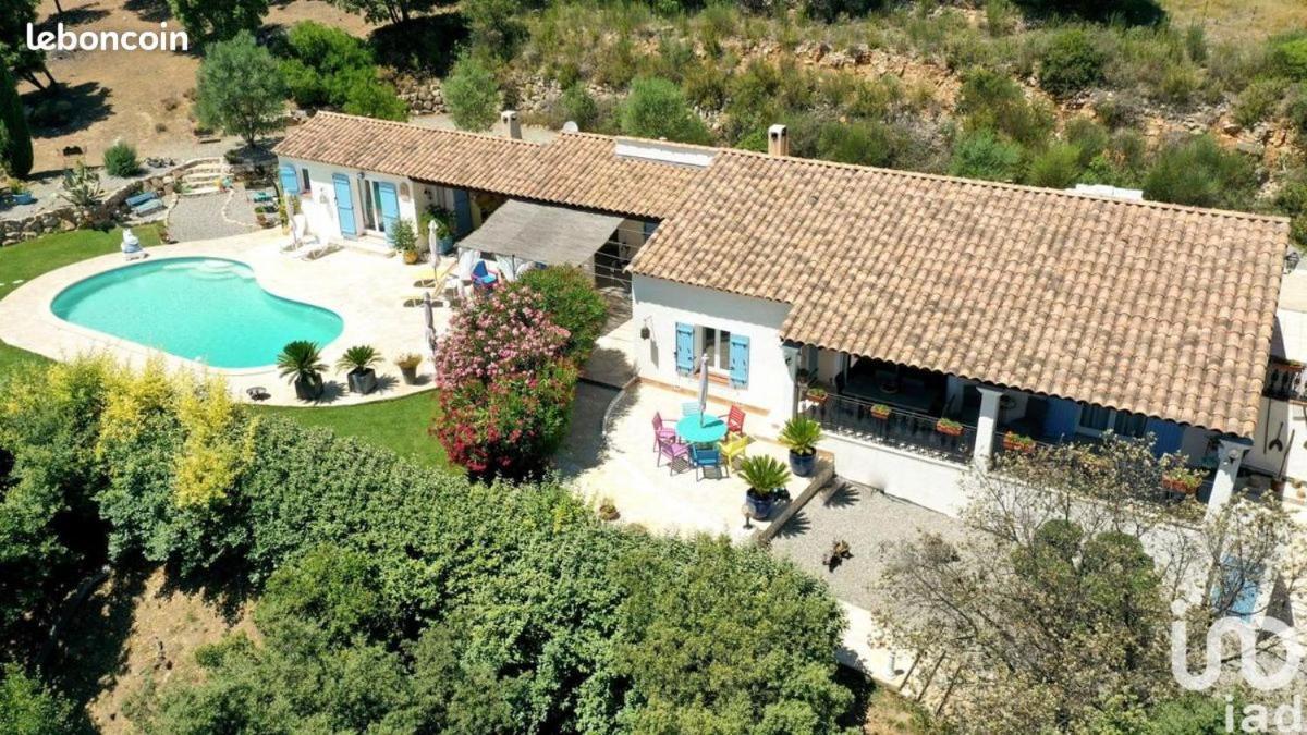 L'Oustaou De L'Estama Bed and Breakfast Rocbaron Exterior foto
