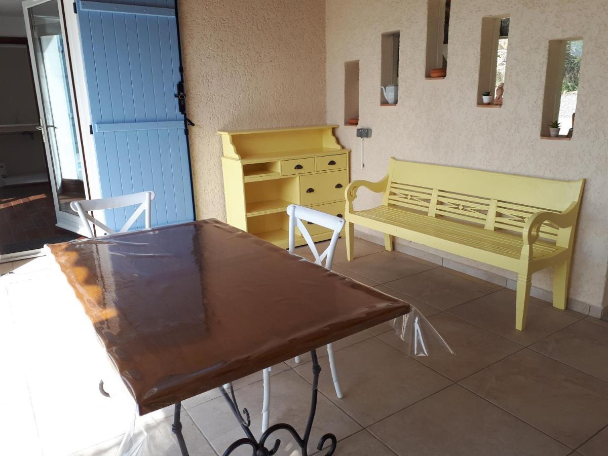 L'Oustaou De L'Estama Bed and Breakfast Rocbaron Exterior foto